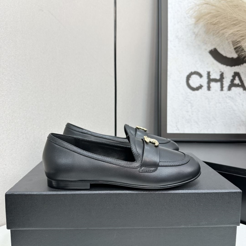 Ch**el loafers